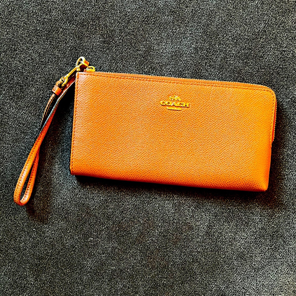 Coach wristlet, medium brown
